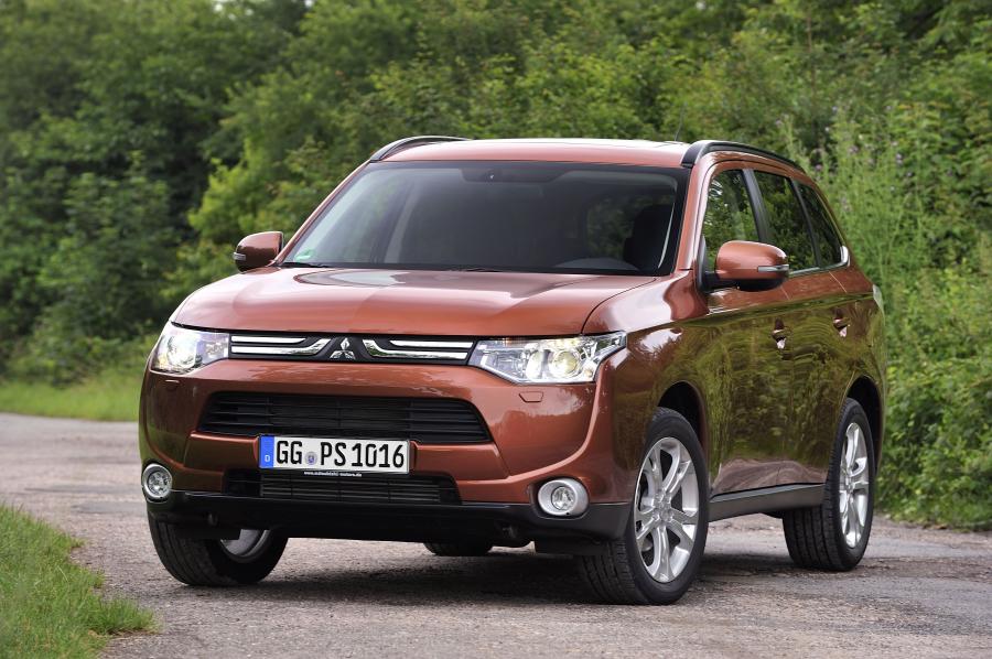  Mitsubishi Outlander 2012 года  (фото 1 из 89)